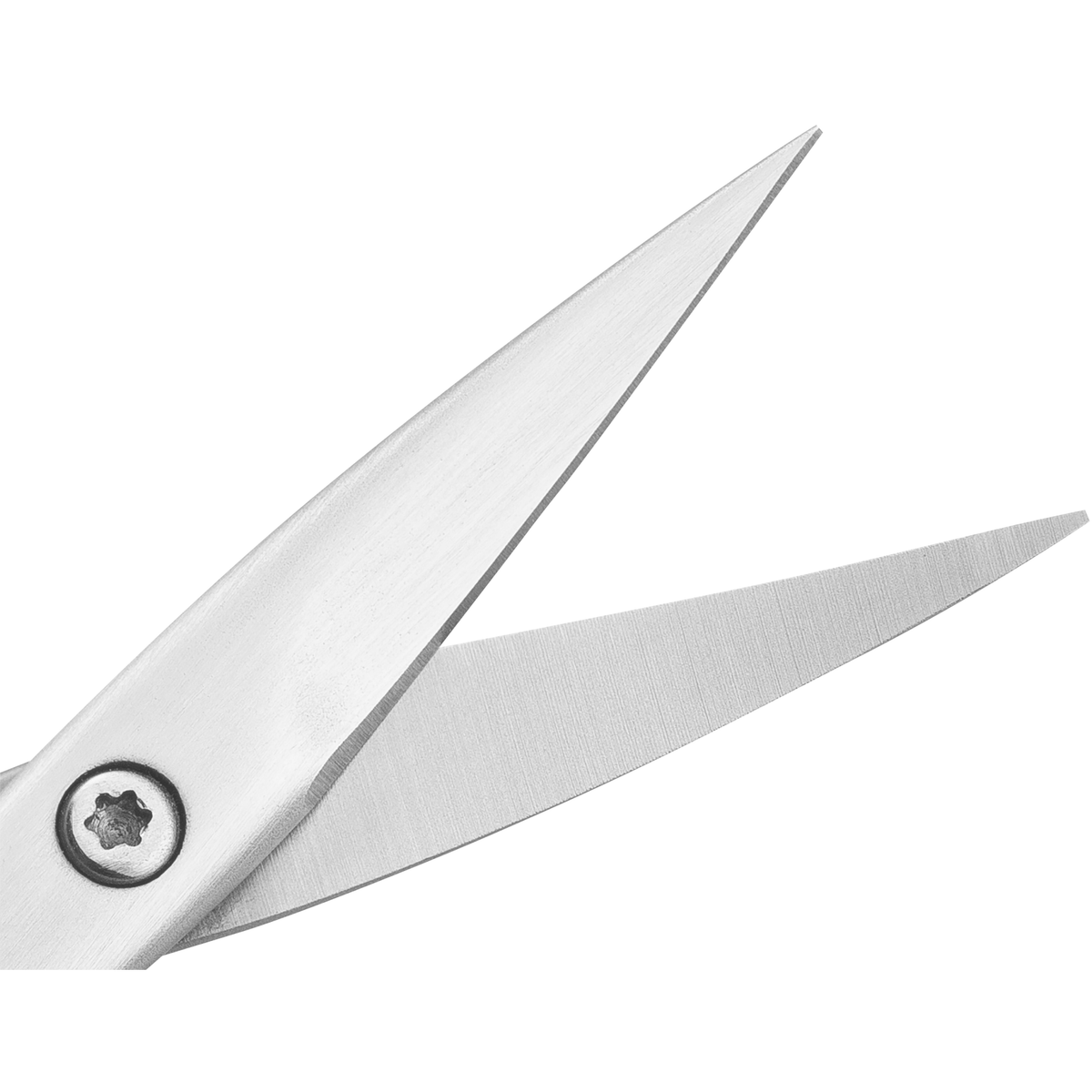 Nahaufnahme der geöffneten Schneide der ZWILLING Premium Nagelhautschere aus rostfreiem Edelstahl mit scharfen, präzisen Klingen.