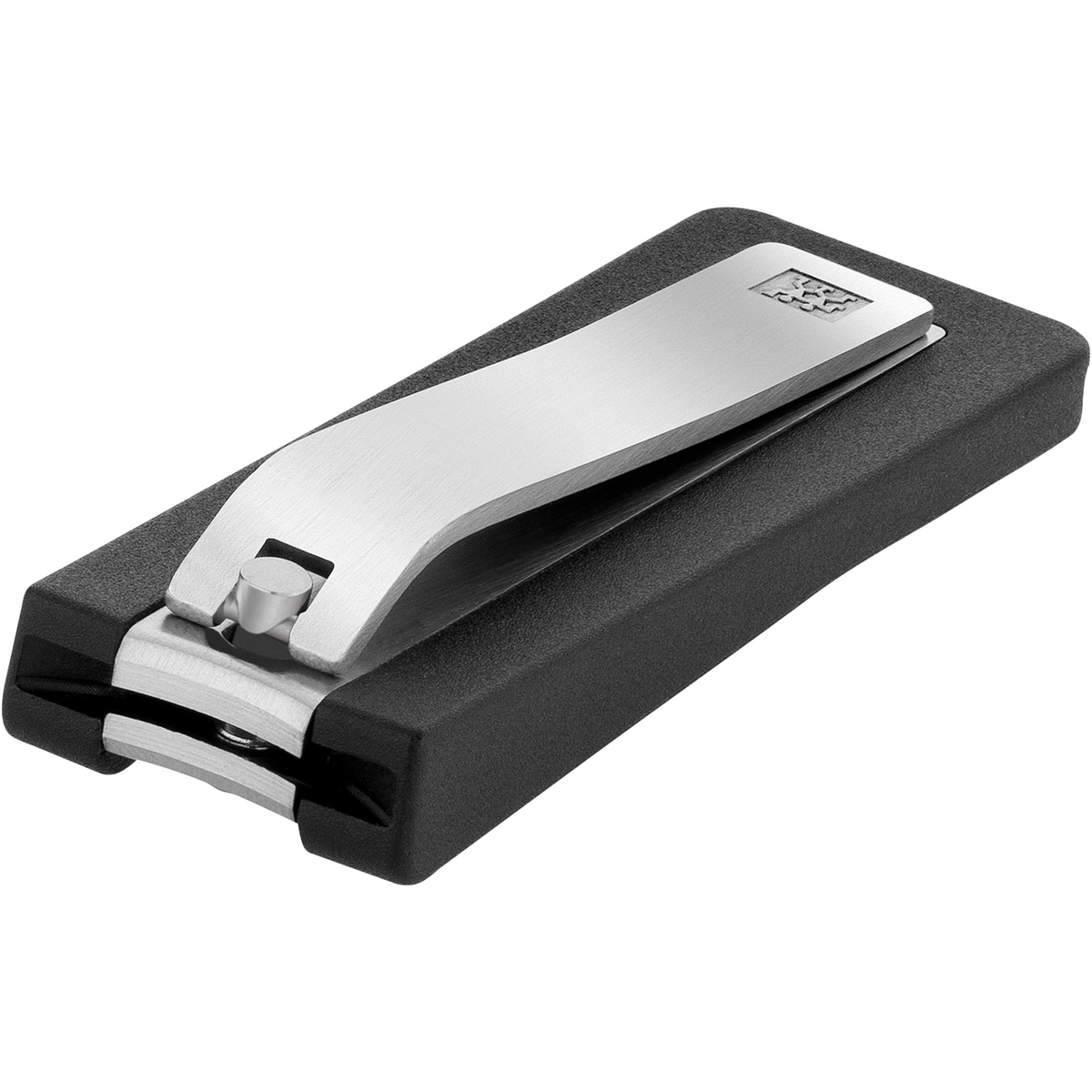 Queransicht eines geschlossenen ZWILLING Premium Nagelknipsers aus rostfreiem Edelstahl mit leicht gebogener Schneide und schwarzem Nagelfang.