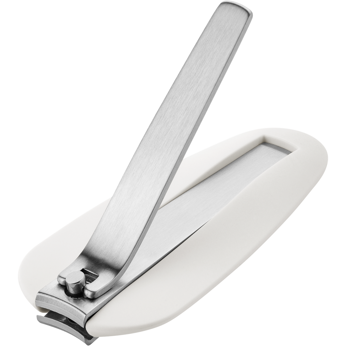 Queransicht eines geöffneten ZWILLING Premium Nagelknipsers aus rostfreiem Edelstahl mit gebogener Schneide und ergonomisch geformten Nagelfang.